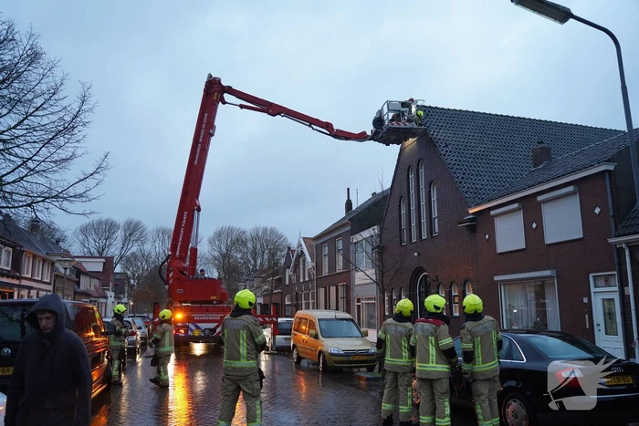 Brandweer ingezet voor stormschade aan kerk