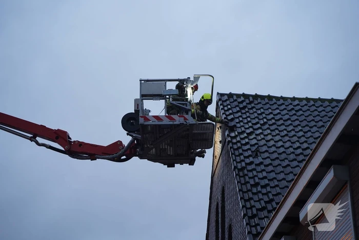 Brandweer ingezet voor stormschade aan kerk