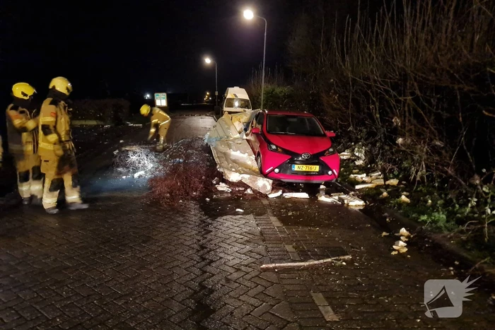Deel van schuur weggewaaid door windhoos