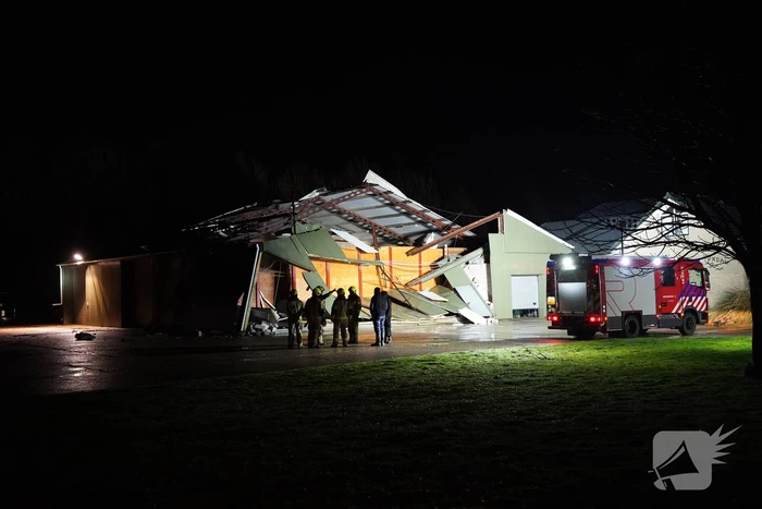 Deel van schuur weggewaaid door windhoos