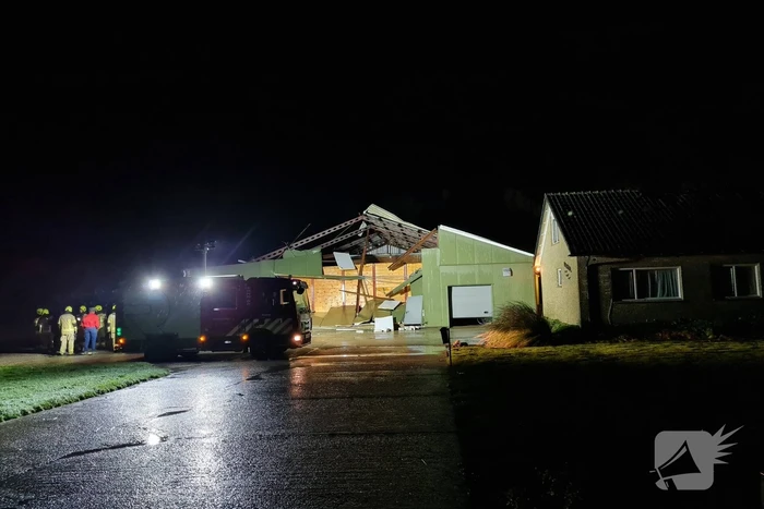 Deel van schuur weggewaaid door windhoos