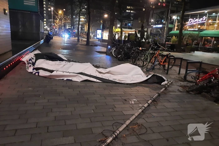 Spandoeken losgekomen van afzuiginstallatie