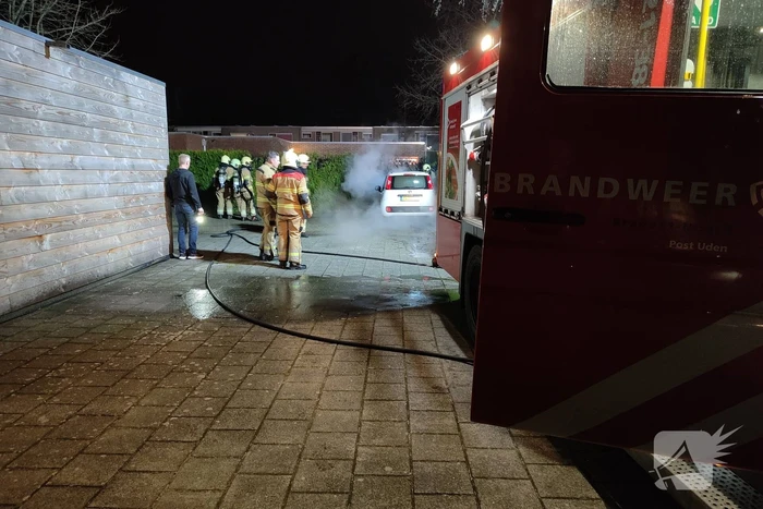 Rookontwikkeling vanwege brand in personenauto