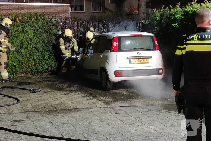Rookontwikkeling vanwege brand in personenauto