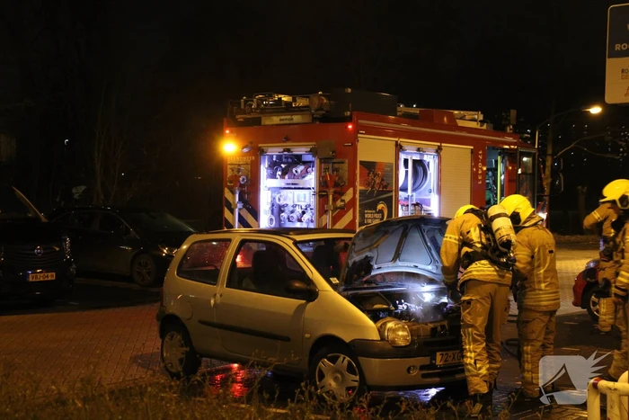 Brandweer verricht controle na brand in voertuig