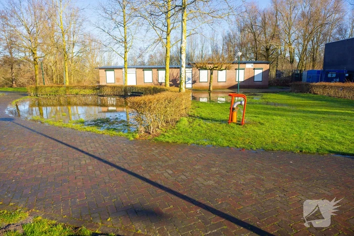 Velden Sportcomplex Buiningpark onder water door lekkende brandkraan