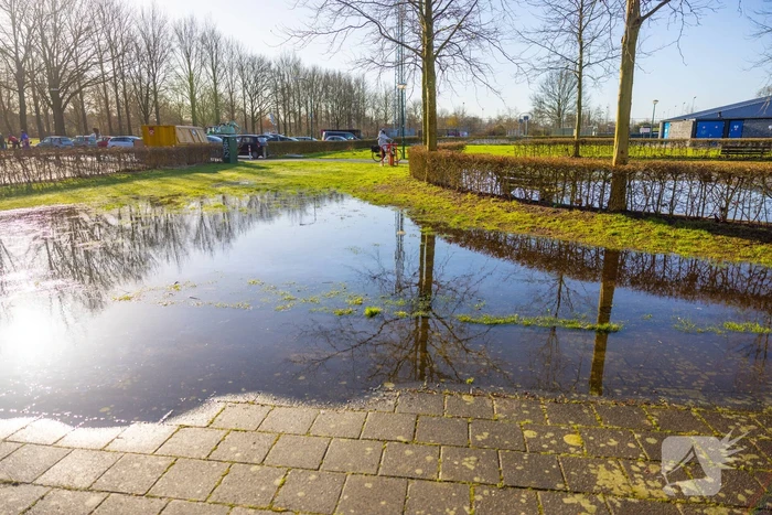 Velden Sportcomplex Buiningpark onder water door lekkende brandkraan