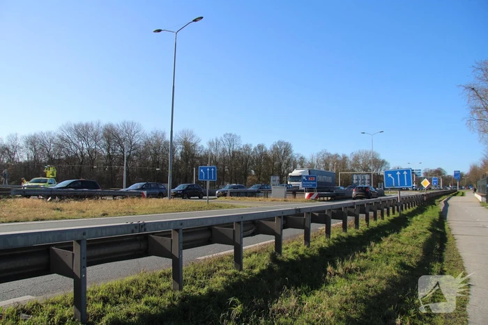 Velsertunnel dicht door botsing met vier voertuigen