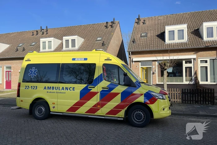 Kind bekneld met voet in traplift
