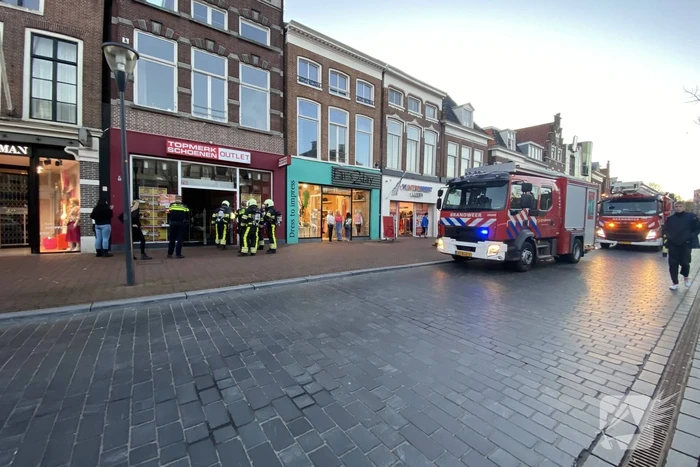 Brandweer controleert winkel na brandmelding