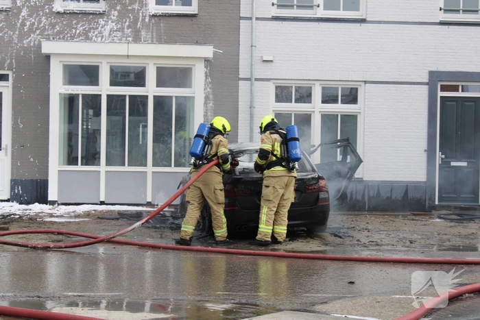Woning beschadigd door autobrand