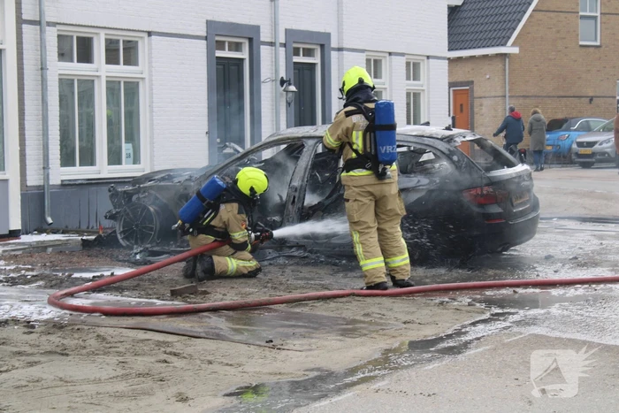 Woning beschadigd door autobrand