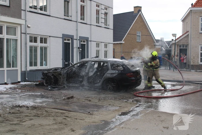 Woning beschadigd door autobrand