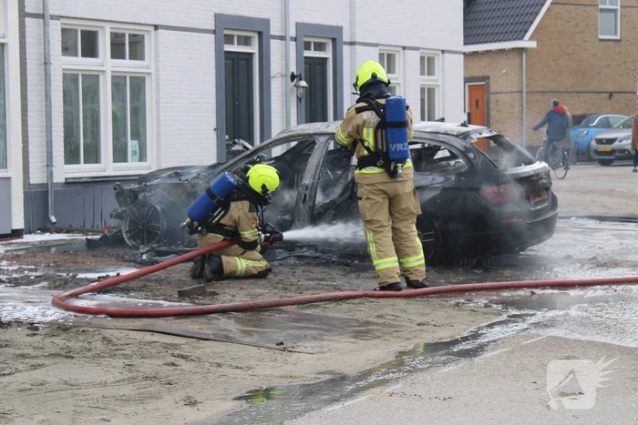 Woning beschadigd door autobrand