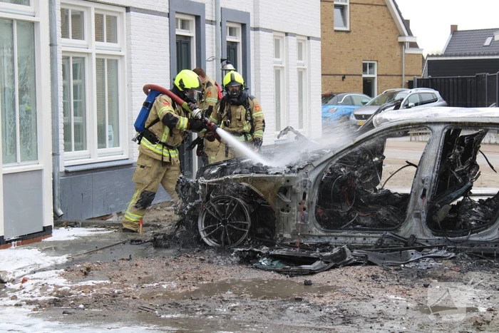 Woning beschadigd door autobrand