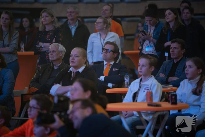 Skeletonster Kimberley Bos gehuldigd door burgemeester