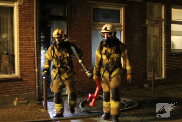 Veel rook bij brand in woning