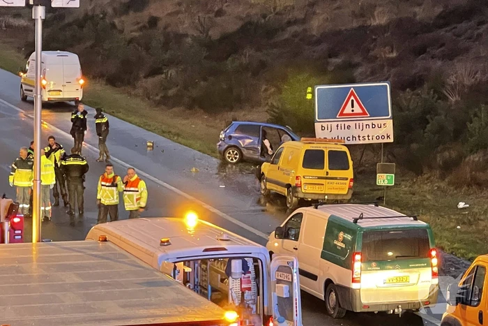 Snelweg afgesloten door ernstig verkeersongeval