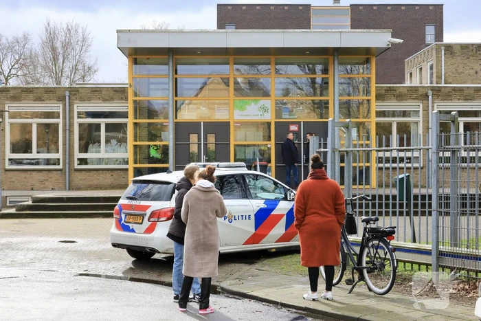 Veel politie bij school na verdachte situatie