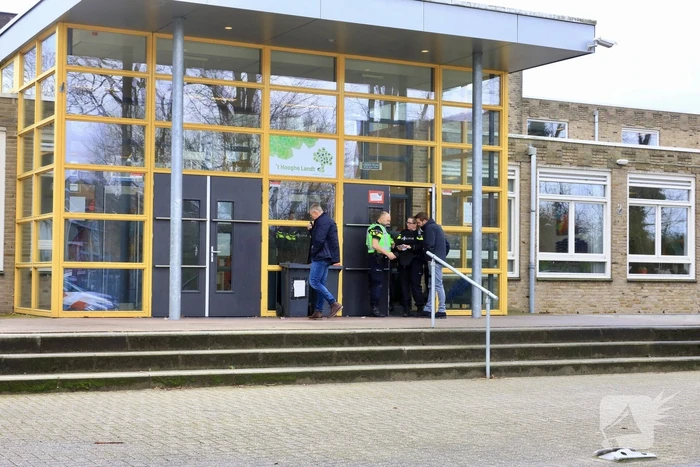 Veel politie bij school na verdachte situatie