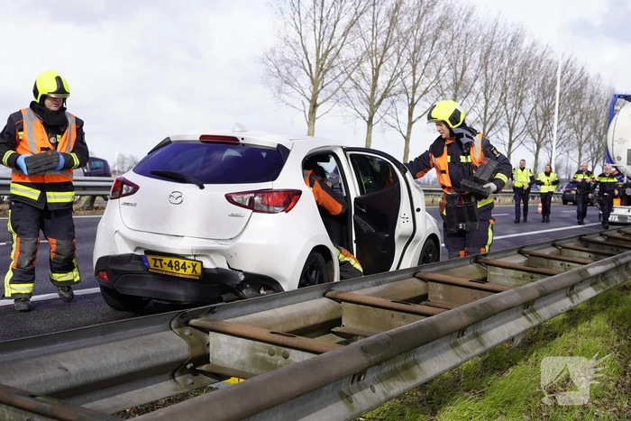 Vijf auto's en een vrachtwagen betrokken bij botsing