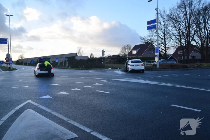 Enorme ravage na botsing met aanhangwagen