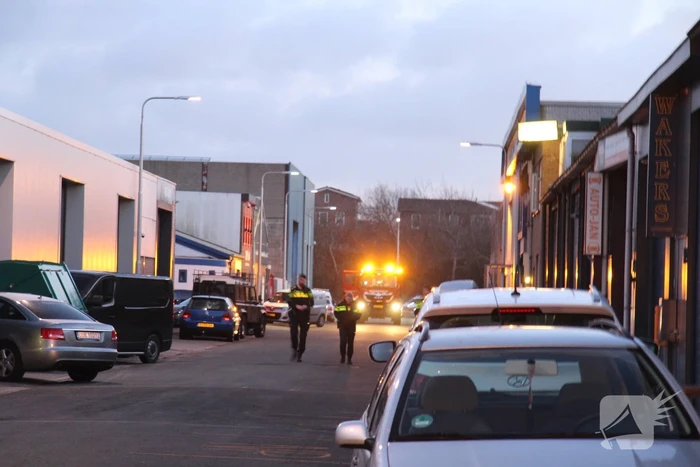 Hulpdiensten rukken uit voor brand in bedrijf