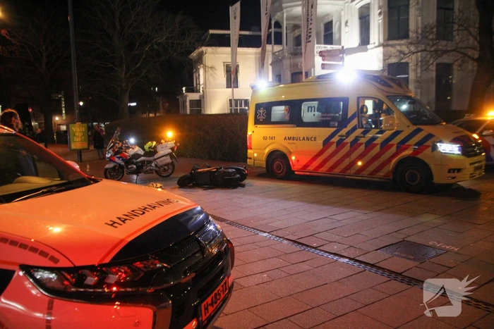 Scooterrijder aangereden door auto