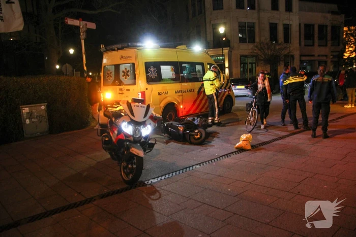 Scooterrijder aangereden door auto