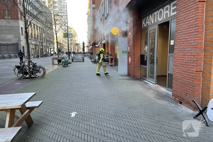 Rookontwikkeling bij brand in kantoorpand