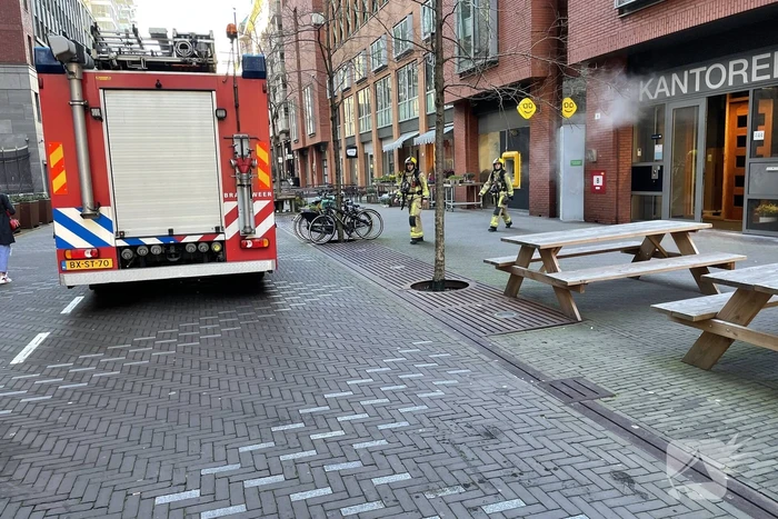 Rookontwikkeling bij brand in kantoorpand
