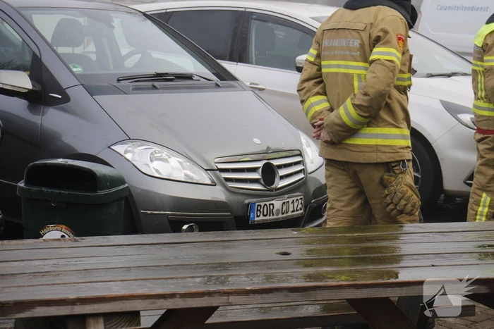 Auto zorgt voor schade aan koffiewinkel