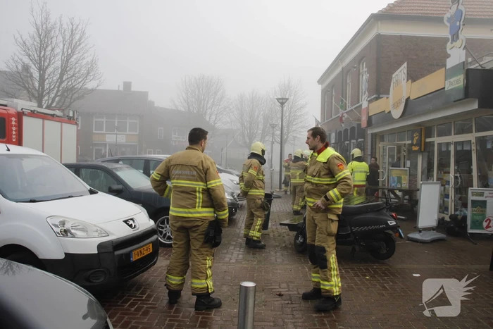 Auto zorgt voor schade aan koffiewinkel