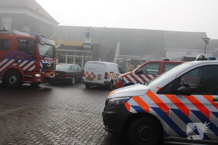 Auto zorgt voor schade aan koffiewinkel