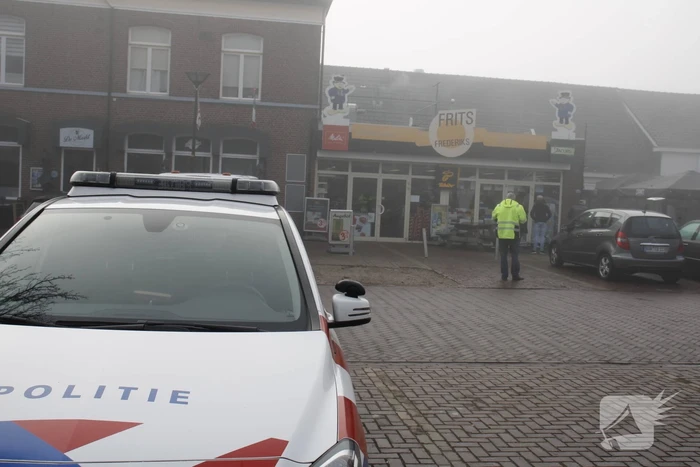 Auto zorgt voor schade aan koffiewinkel
