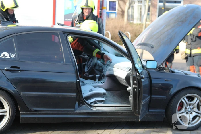 Omstanders voorkomen erger bij autobrand