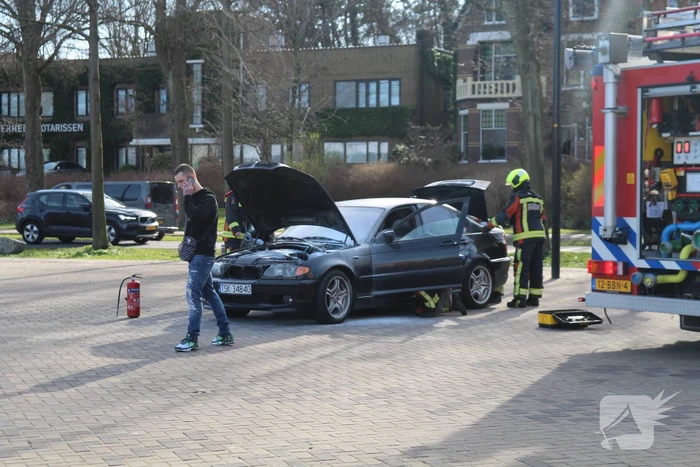 Omstanders voorkomen erger bij autobrand