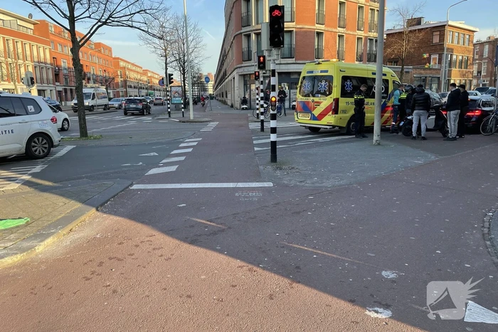 Scooterrijder aangereden door personenauto