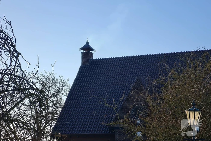 Weg afgesloten vanwege brand in schoorsteen