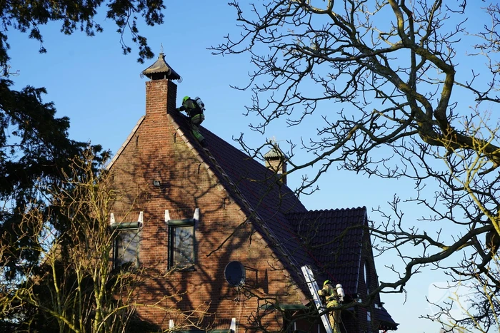 Weg afgesloten vanwege brand in schoorsteen