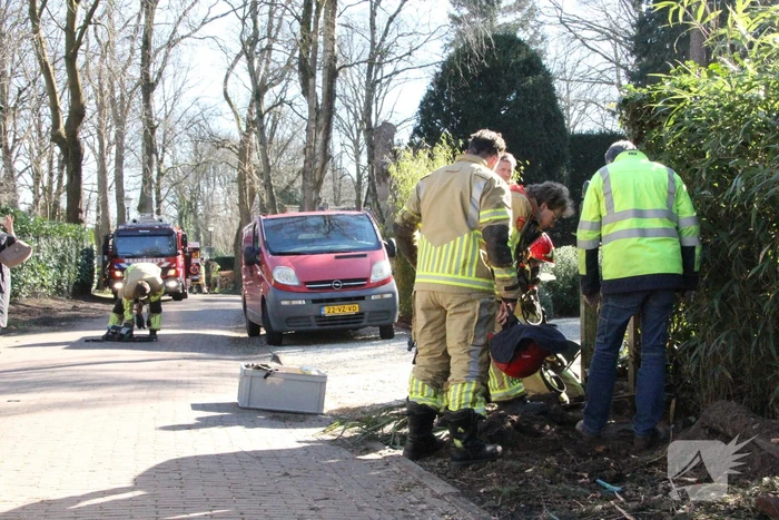 Gaslekkage geraakt bij slaan van paaltje