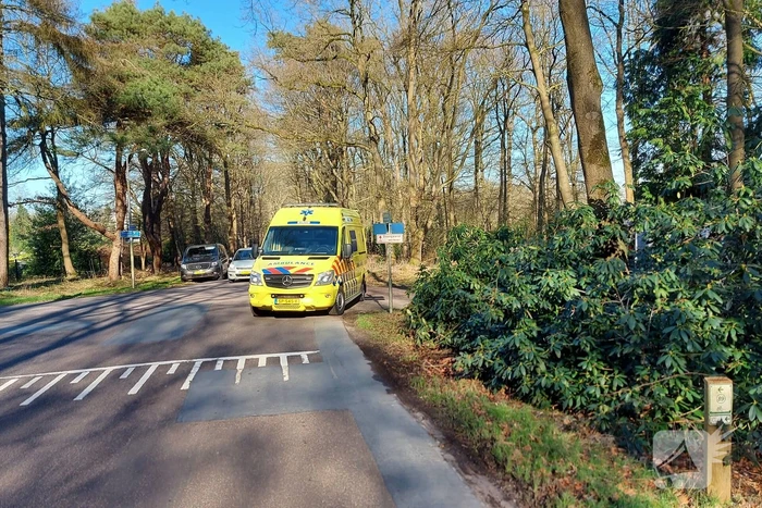 Wielrenner gewond bij botsing met auto