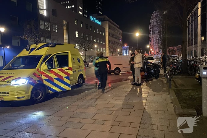 Scooterrijder gewond bij botsing met bestelbus