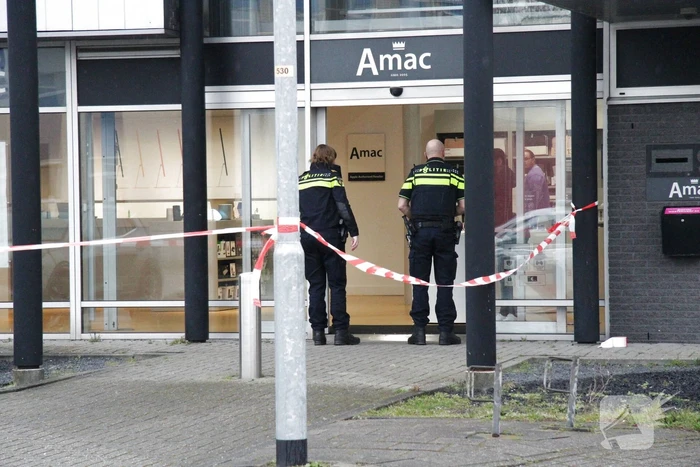 Politie doet onderzoek naar overval op Amac winkel