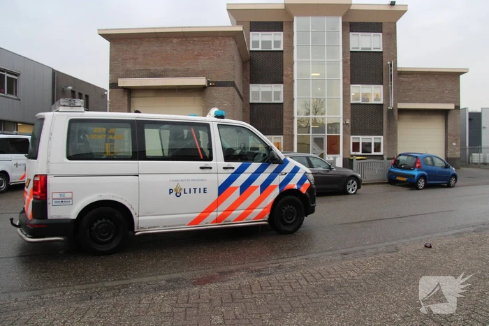 Politie doet onderzoek naar overval op Amac winkel