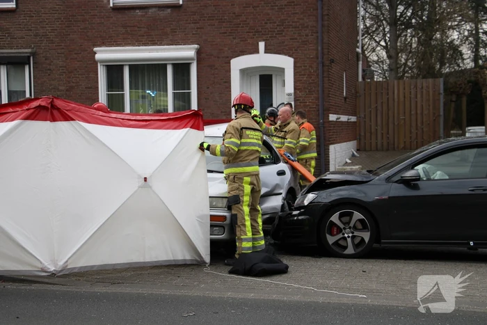 Vrouw overleden na ernstig verkeersongeval