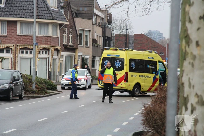 Meerdere mensen onderuit door lang oliespoor