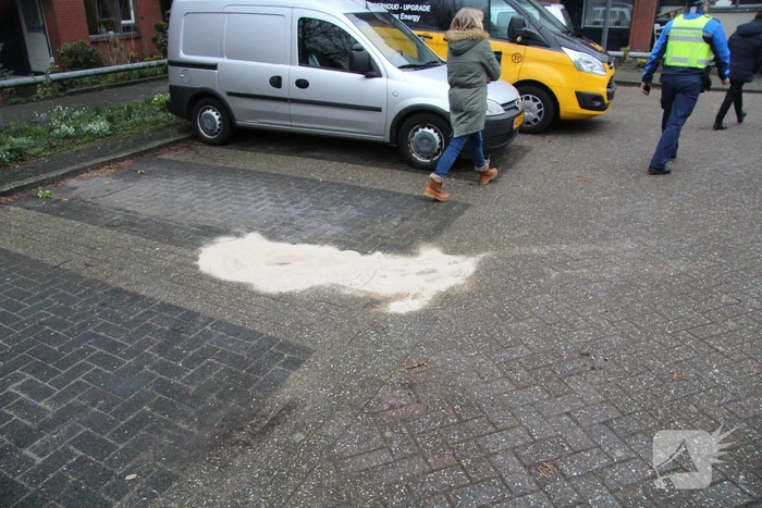 Meerdere mensen onderuit door lang oliespoor