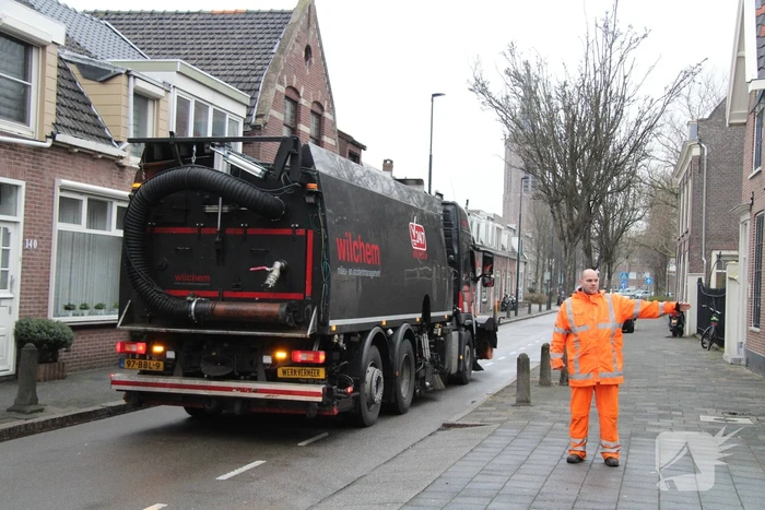 Meerdere mensen onderuit door lang oliespoor