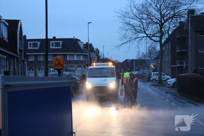 Meerdere mensen onderuit door lang oliespoor